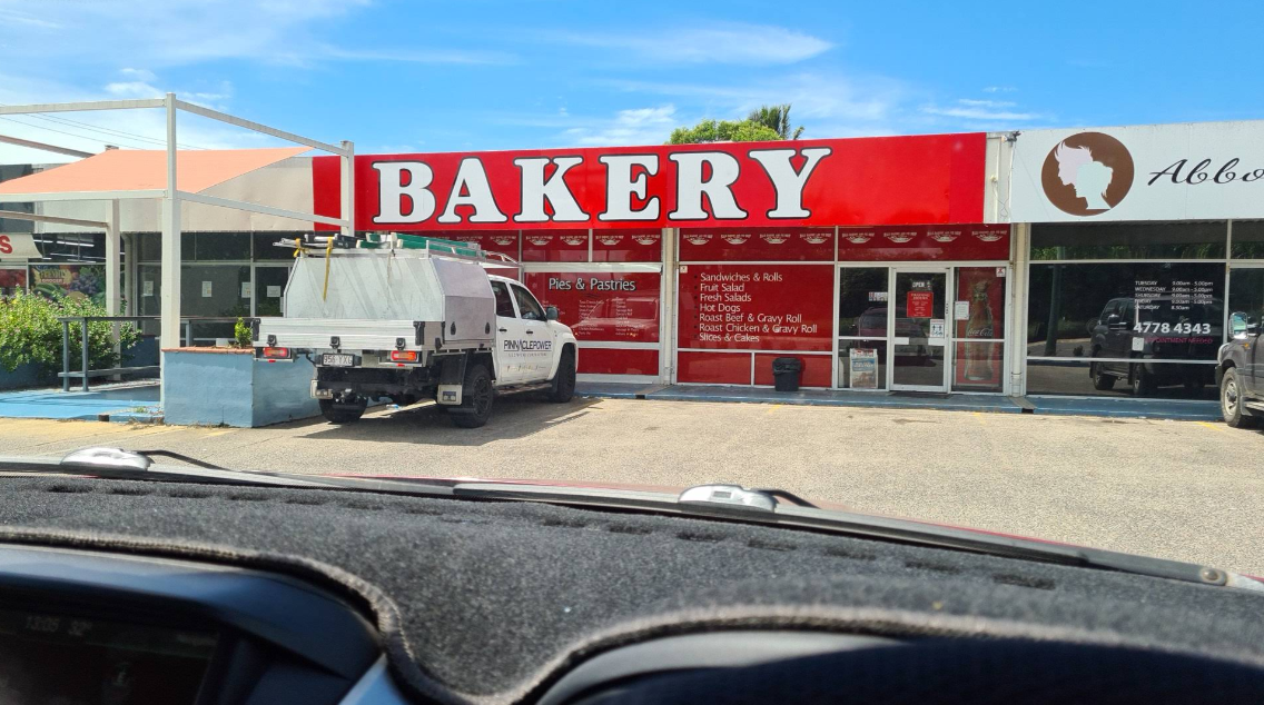 Mal's Bakery Storefront